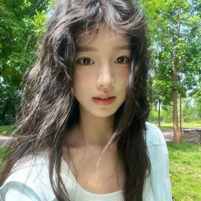 男生女生向前冲
